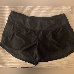 COPY - Lululemon Run Speed Shorts 6 low rise black mesh
